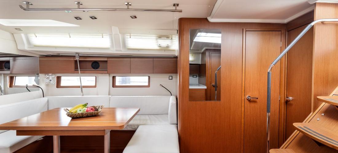 2019. Oceanis 51.1