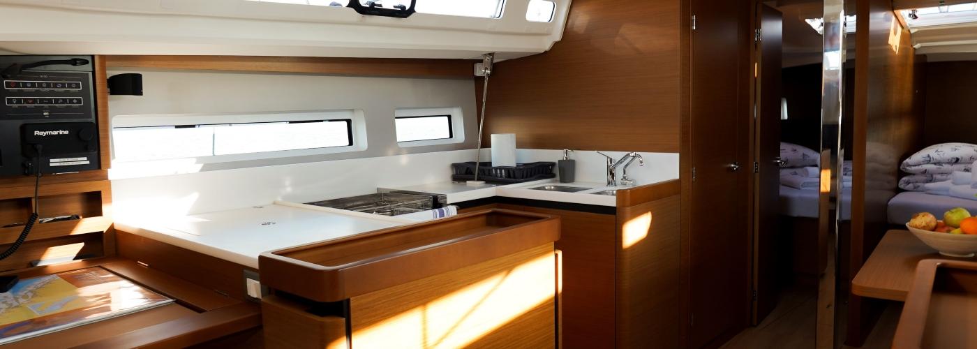 2022. Sun Odyssey 440