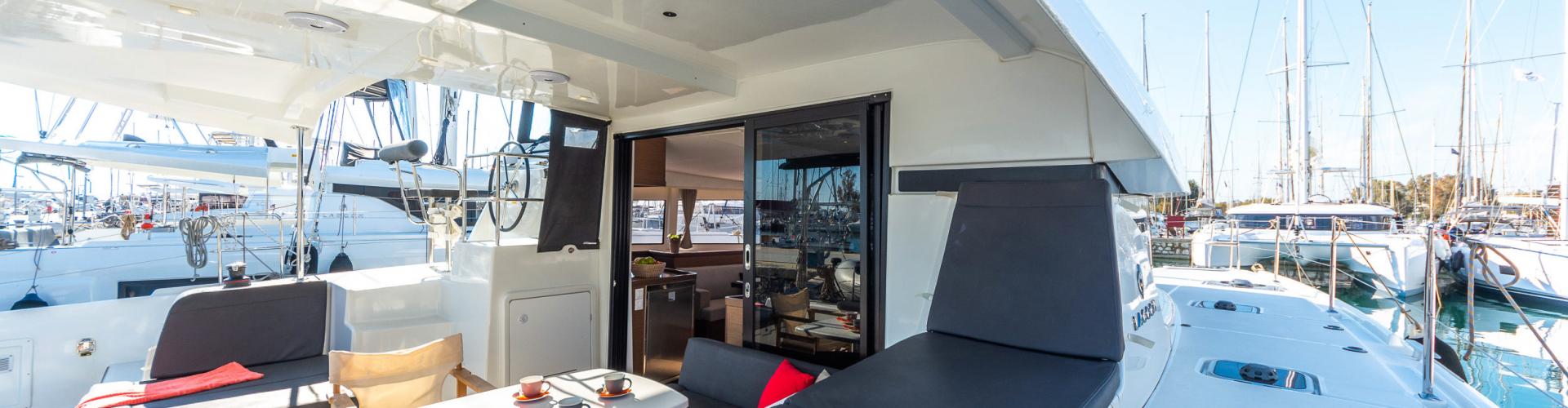 2020. Lagoon 42