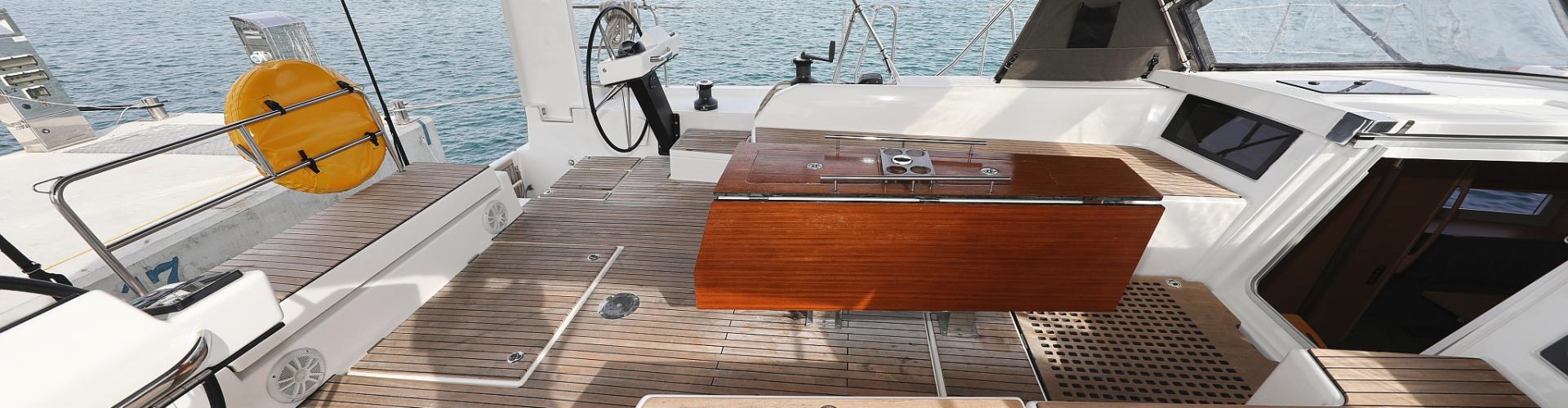 2022. Dufour 530