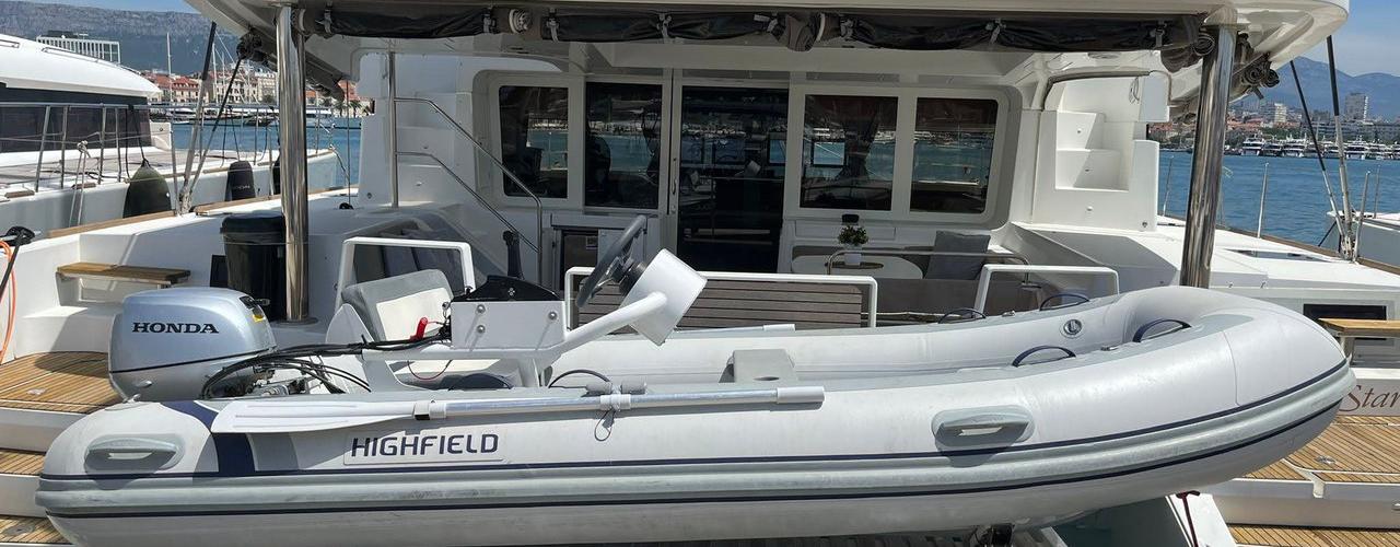 Lagoon 52