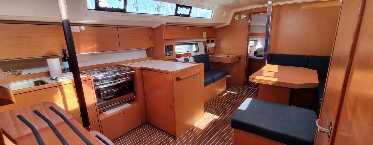 2022. Bavaria C42