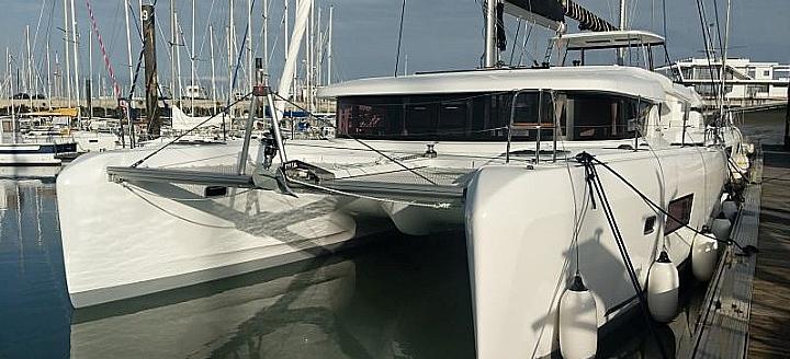 Lagoon 42