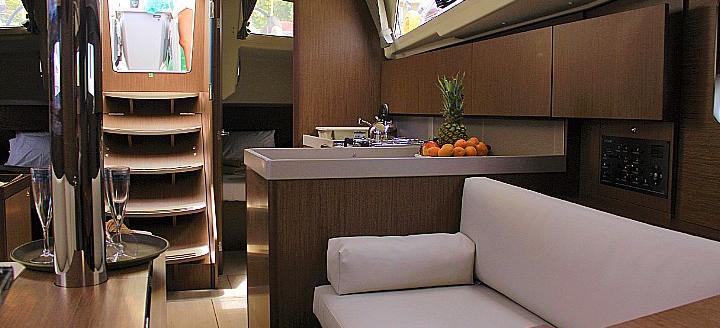 2020. Oceanis 41.1