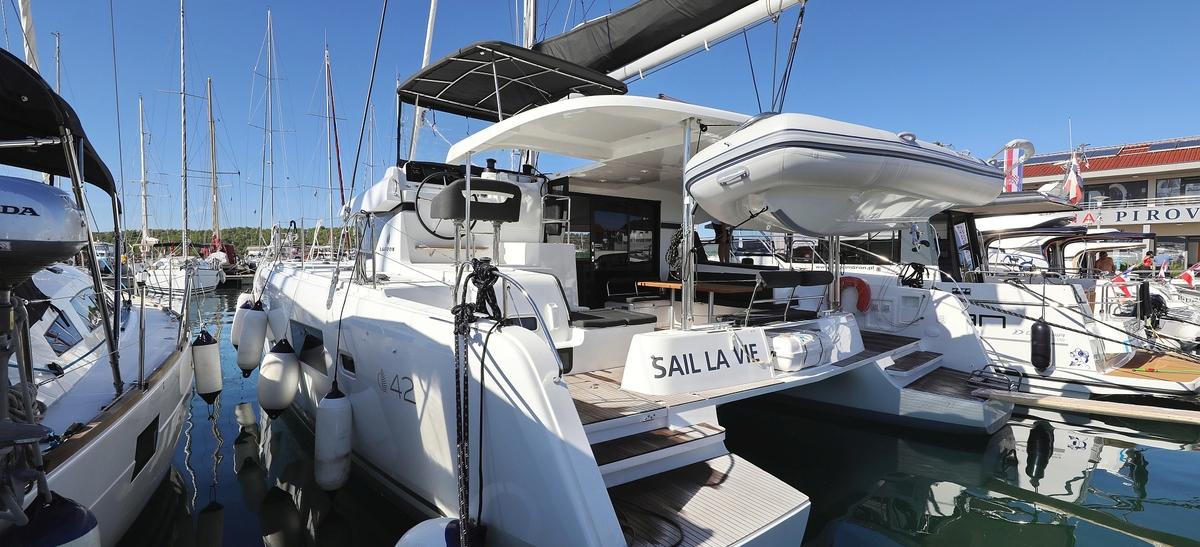 Lagoon 42