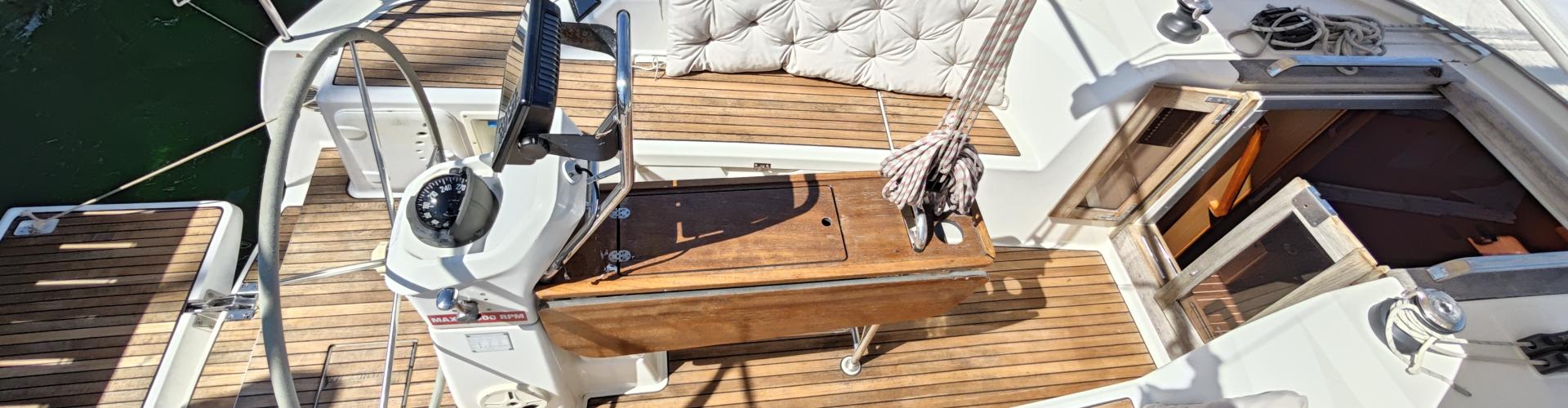 2015. Bavaria Cruiser 33