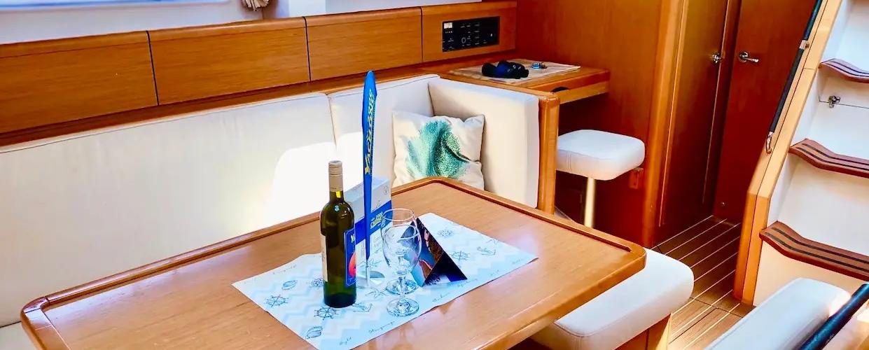 2011. Sun Odyssey 49i