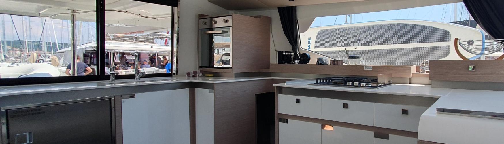 2021. Fountaine Pajot Elba 45v