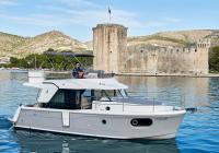 Motorboot Swift Trawler 30 Trogir Kroatien