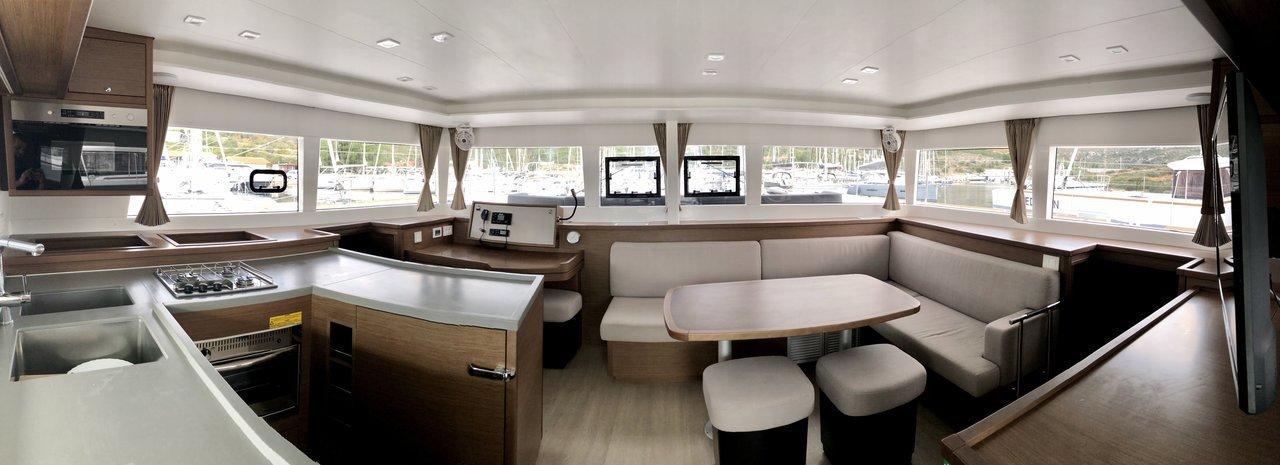 2019. Lagoon 450 Fly
