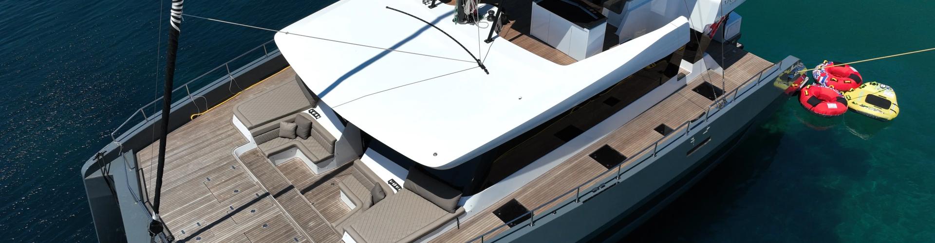 2022. Moon Sail 60