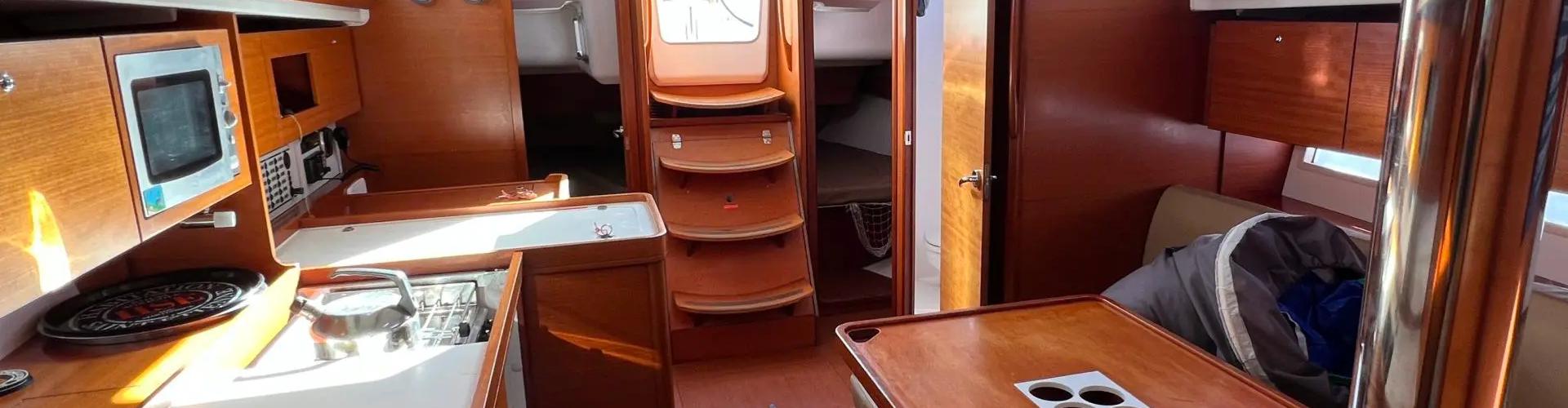 2012. Dufour 375 GL