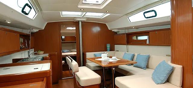 2007. Oceanis 43