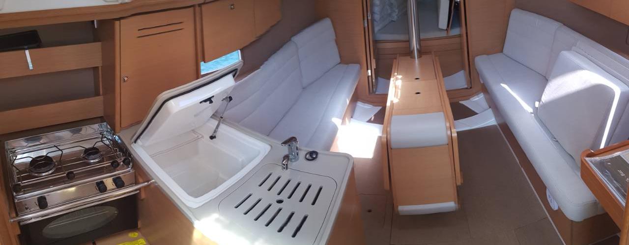 2014. Dufour 310 GL