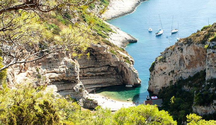 Stiniva, Vis